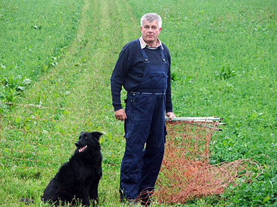 © Bio mit Gesicht Betriebsleiter mit Hund