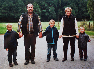 © Bio mit Gesicht Familie mit drei Kindern