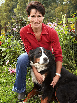 © Feneberg/Bio mit Gesicht Betriebsleiterin mit Hund