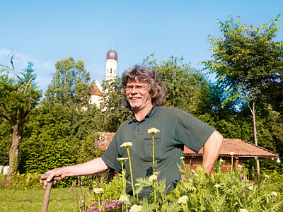 Betriebsleiter im Garten