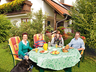 © Feneberg/Bio mit Gesicht Familienbild