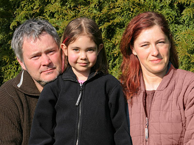 © Bio mit Gesicht Betriebsleiterehepaar mit Tochter